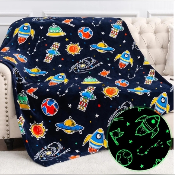 NIB Space-Themed Glow-in-the-Dark Blanket - Picture 1 of 6